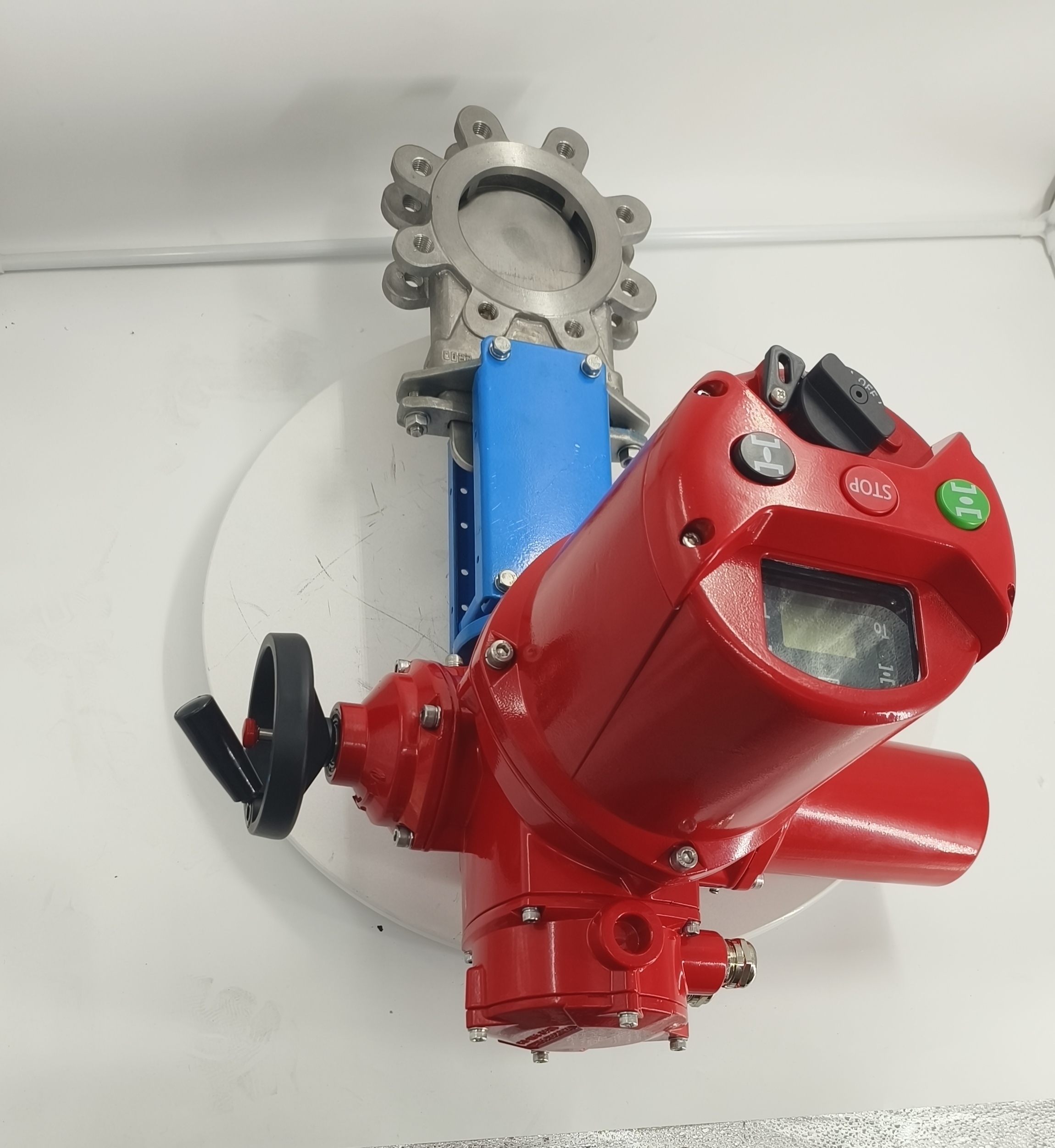 Lithium battery electric gate valve